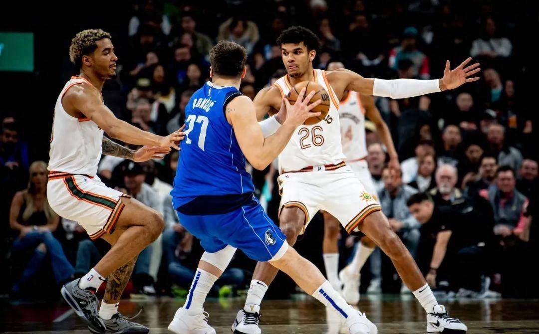 成功防住了东子没曾想却被乱拳打死了