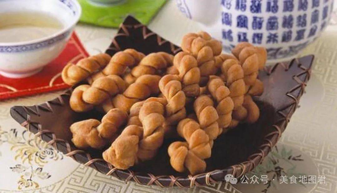 郏县饸饹面是河南特色小吃,起源可以追溯到一千多年前.