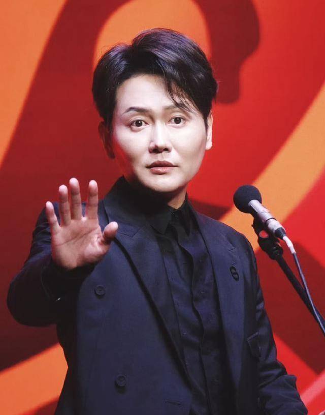 拿七队来说,孟鹤堂的七队,被大家称作神仙七队.