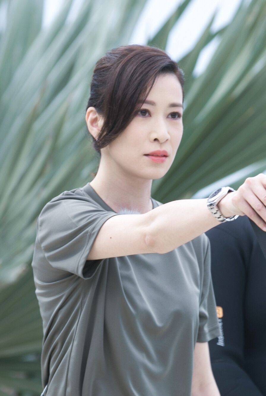 余诗曼:影坛翘楚,才貌双全