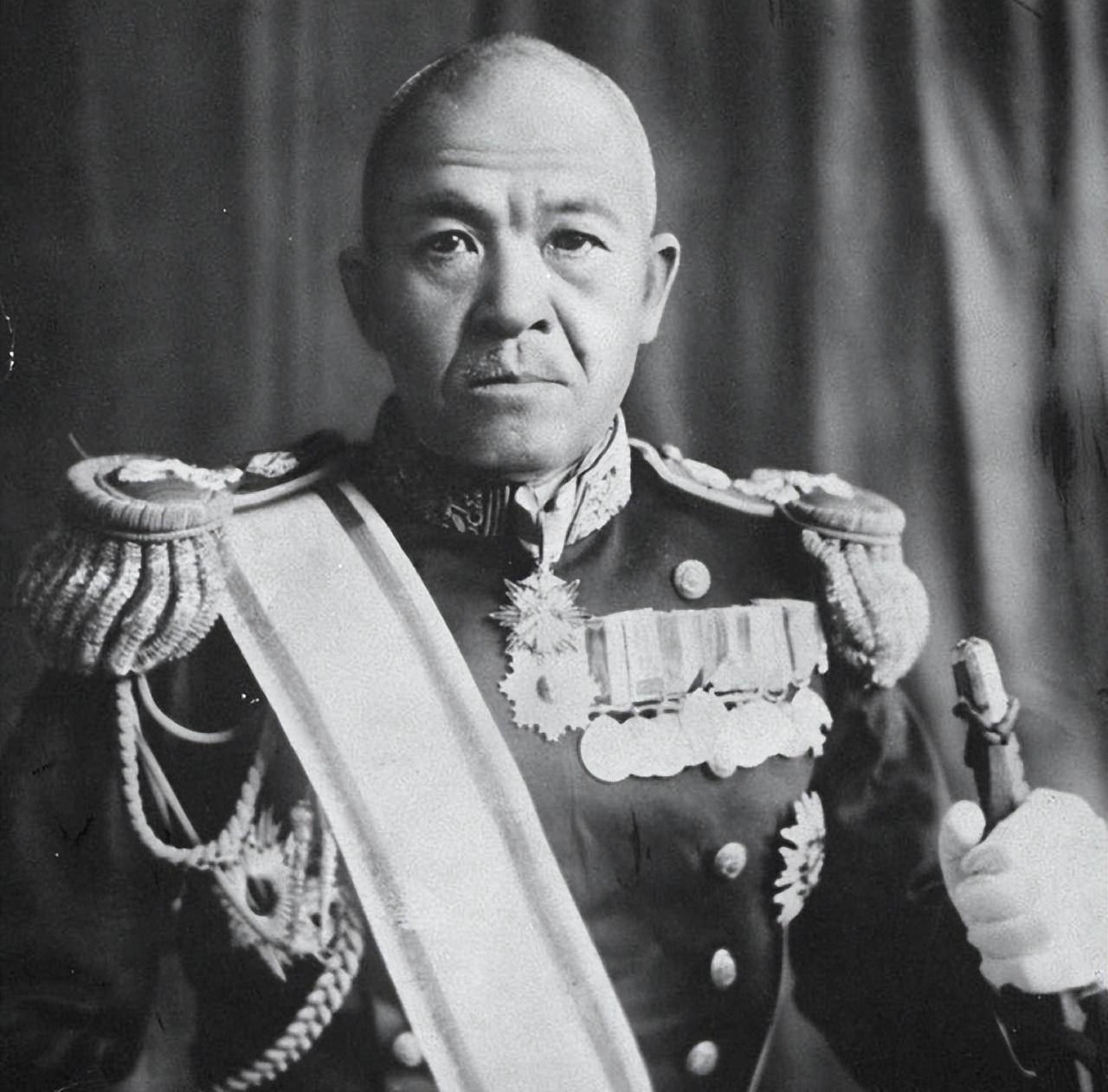 "一航战"的赤城,加贺与"五航战"的翔鹤,瑞鹤4艘航母支援"拉包尔战役"