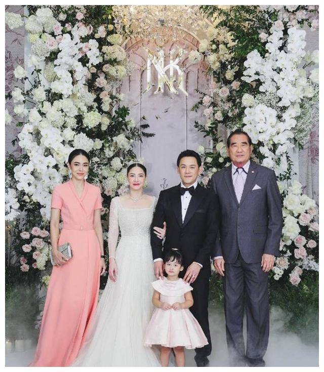 今日大事情,泰星natalie和富商老公hisofluke的婚礼可说是娱乐圈又一