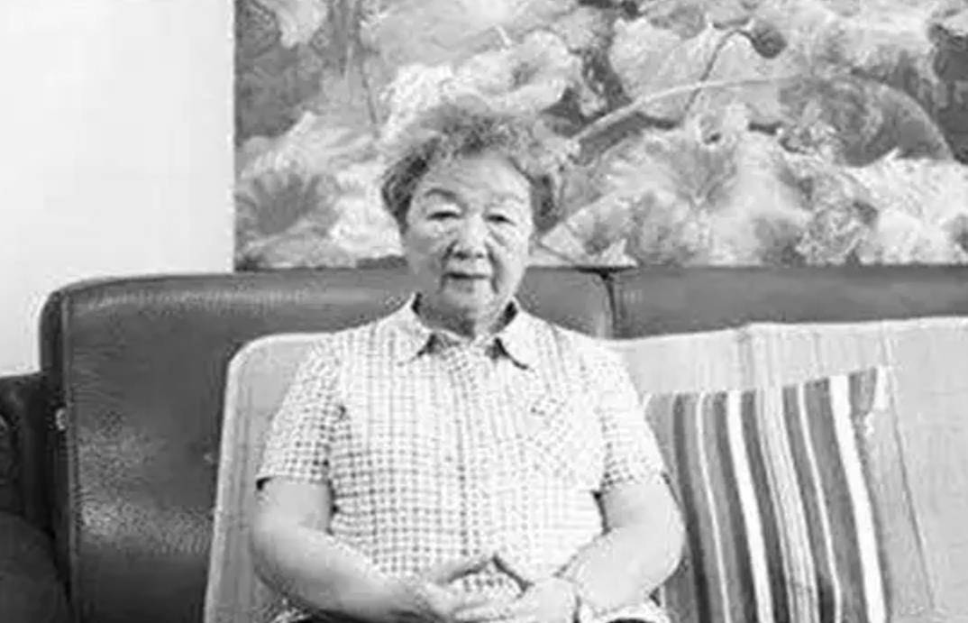 1984年,北京一老妇主动捐出24亿巨款:财产不干净,给丈夫赎罪_赵欣伯