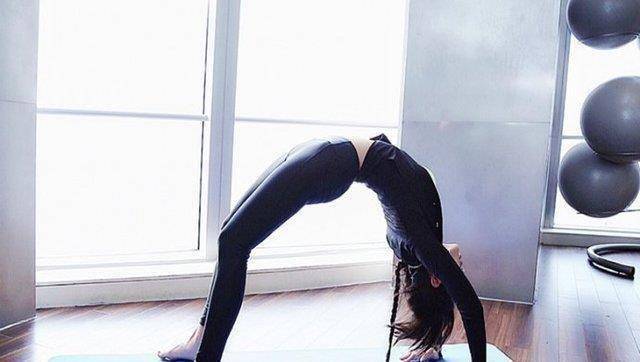 原创原创亚洲第一美女克拉拉瑜伽健身31岁颜值依旧解锁美好身材