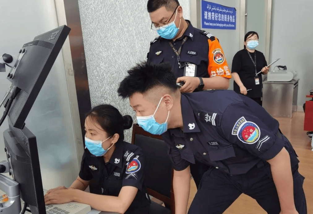 机场安全员提醒:这3样东西可以带上飞机,好多人不懂直接扔掉了_物品_