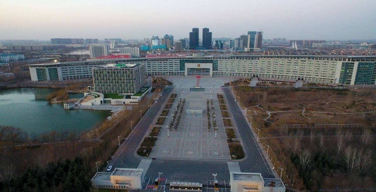 规划占地面积1309亩,2013年左右完工,耗时10年,整体规划由清华大学