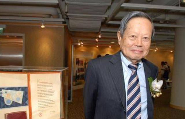 原创物理学家杨振宁我放弃中国国籍后父亲直到临终时都没原谅我