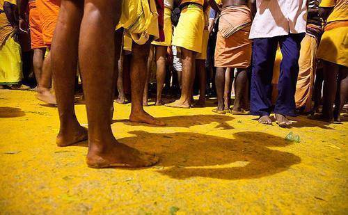 印度"最废脚"的村子,全村人都不穿鞋,也因此游客络绎不绝_安达曼_赤脚