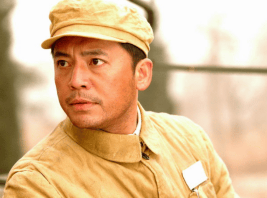 亮剑赵政委为何出道38年零绯闻看看妻子是谁就知道了