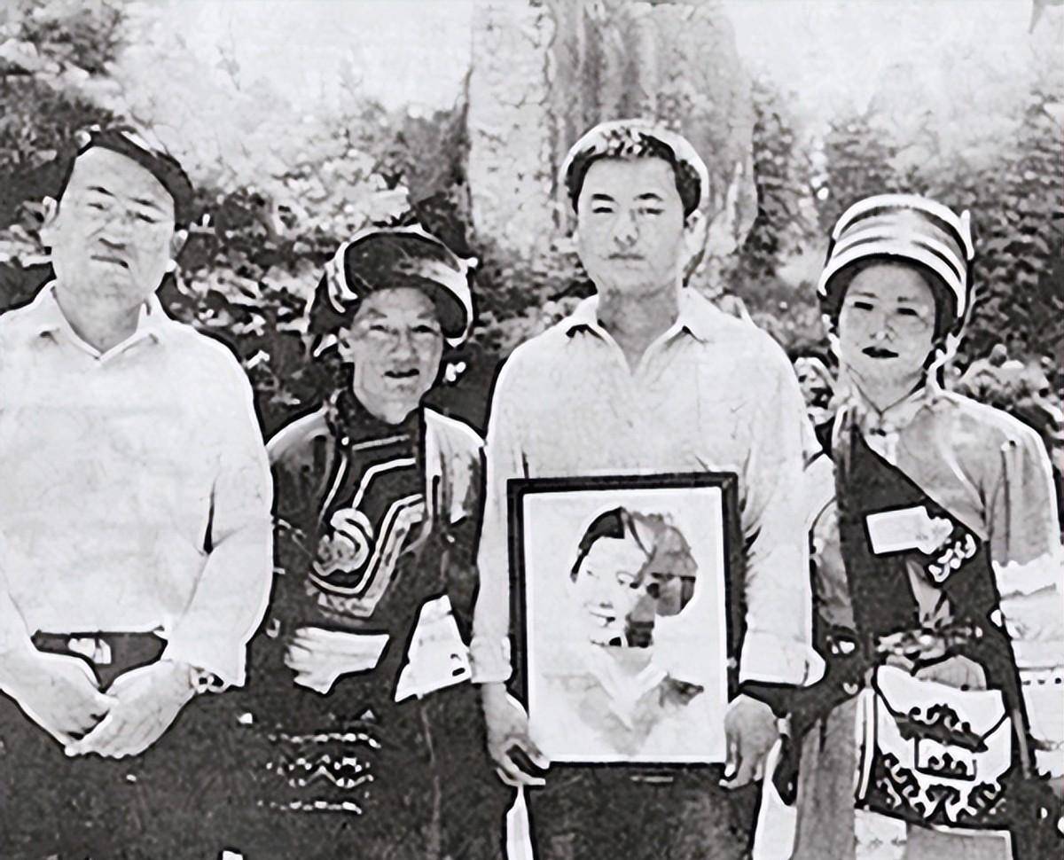 永远的阿诗玛杨丽坤去世22年,丈夫和两个双胞胎儿子后来如何?