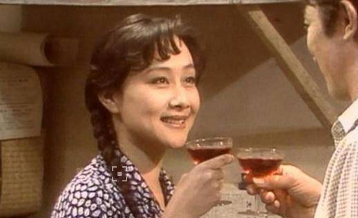 《风雪夜归人》,《红处方》,《金粉世家》等多部电视剧有出色表演