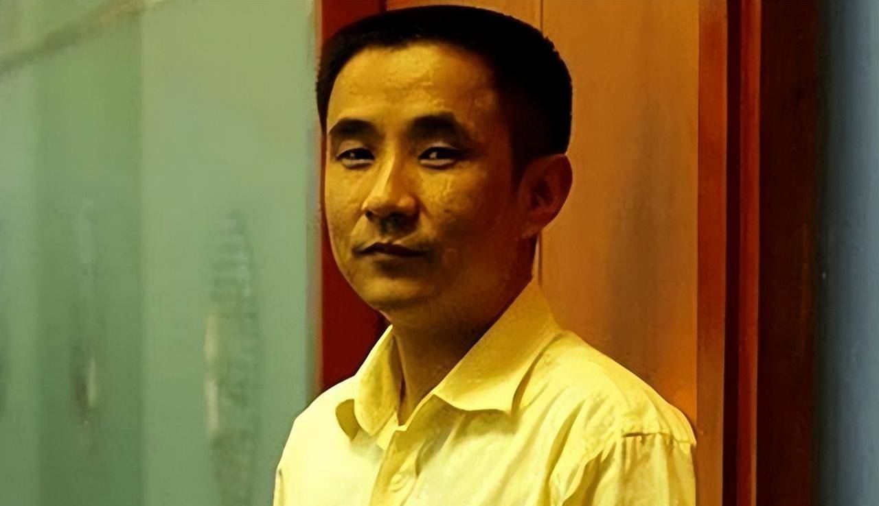 原创王永红公司破产欠800亿套61亿携女明星出逃亲爹去世都不回