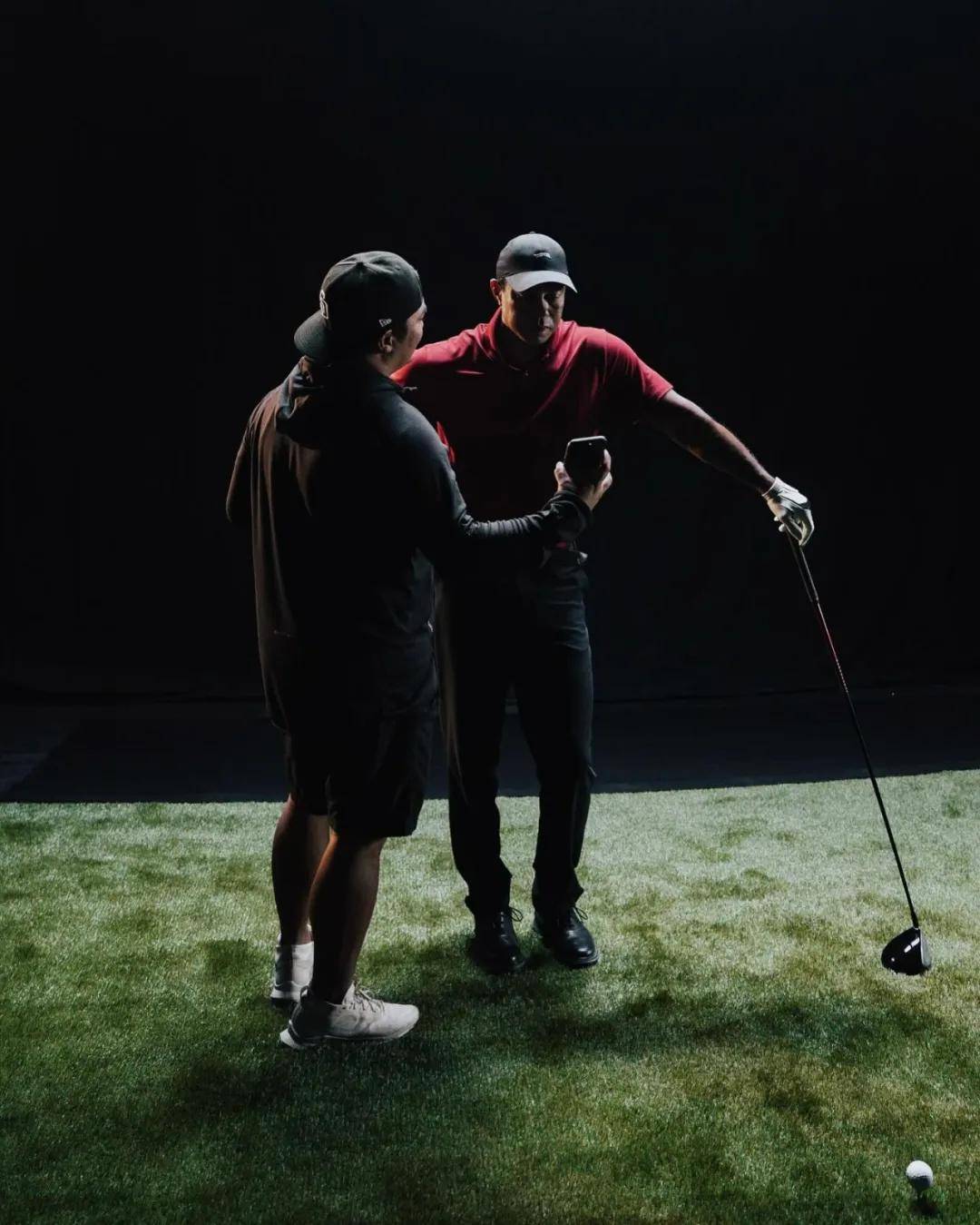 结束27年耐克时代老虎伍兹能否创造高球界aj