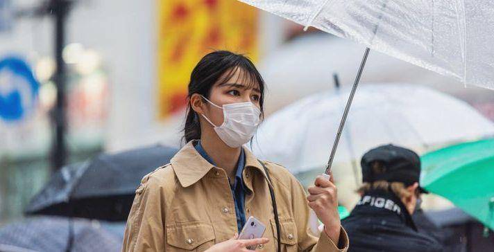 为什么日本人平时喜欢戴口罩出行是因为他们很多人有病吗