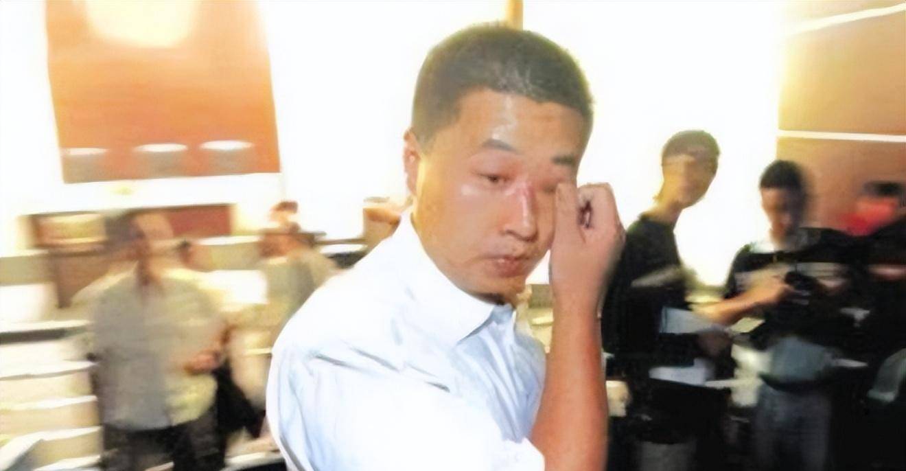 原创2006年南京小伙扶起摔倒老人反被老人告上法庭后来怎么样了