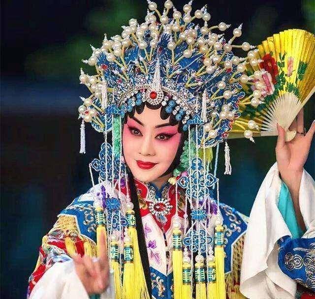 原创京剧名家李胜素年轻时候就受前辈看重其与名角于魁智是互相成就