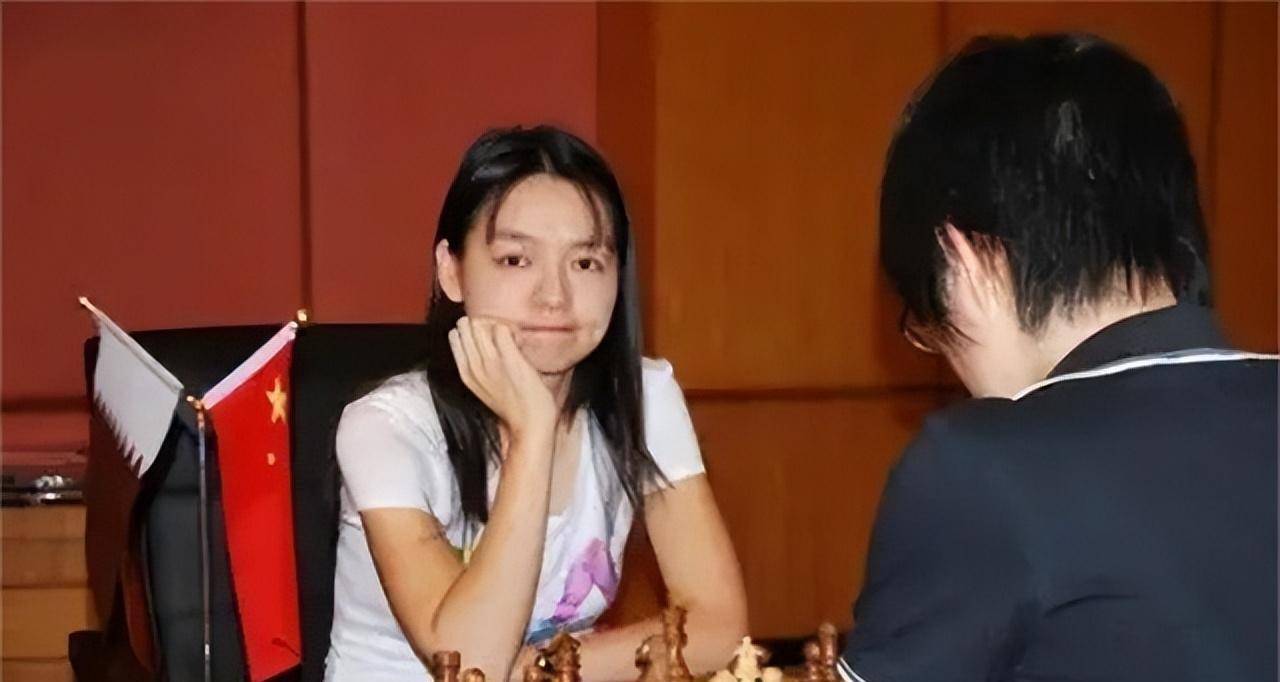 原创1994年中国美女棋手定情中东小伙6年后远嫁卡塔尔生下2女