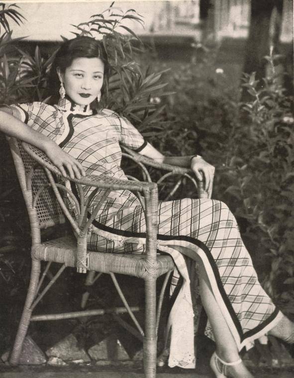 原创民国女神阮玲玉25岁时自杀12位大佬抬棺扶灵30万人自发送行