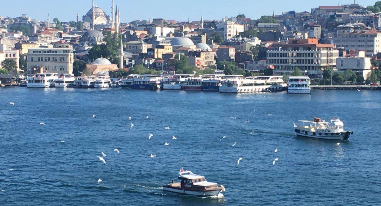 原创3亿航母涨到20亿他靠50斤白酒花2000万把航母喝了回来