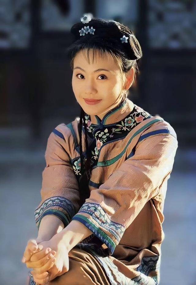 陈德容在20岁时颜值无敌为何在40岁时被嘲讽为小短腿呢