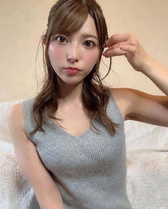 原创日星上原亚衣开通斗鱼账号还未开播出镜间就没了难道被婉拒