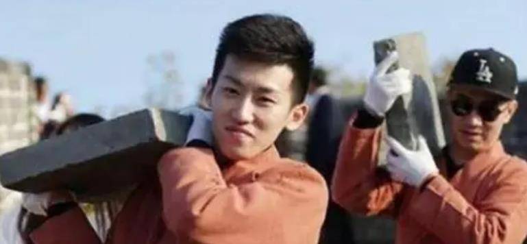 原创玩共享单车破产父母入狱女友跑路的富二代丁伟如今这样活着