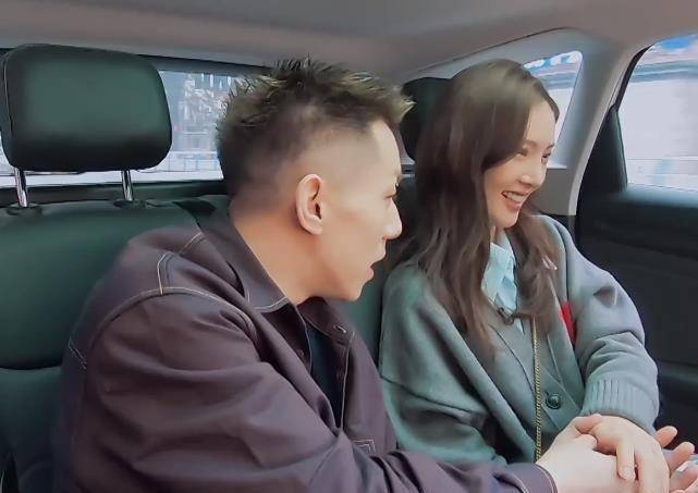 原创原创女儿们的恋爱卡斯柏创造机会牵金晨手好奇金爸会打他吗导演