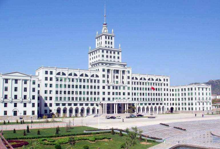 之后有67位苏联专家和3位捷克专家先后被聘请到哈工大,可