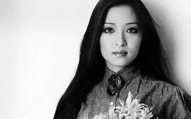 原创王小屯与李敖恋爱被学校得知系主任损害文化大学的形象和声誉