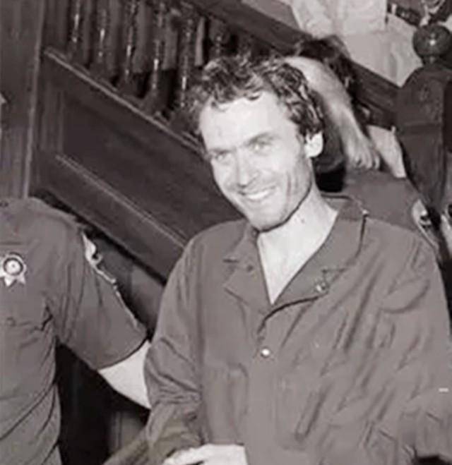 在调查过程中警方发现,邦迪与华盛顿州,科罗拉多州等几个州的少女失踪