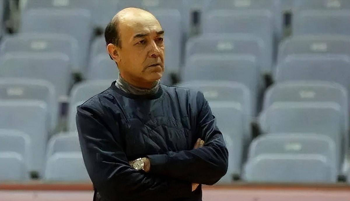 新疆主帅阿的江妻子年过50仍气质十足女儿阿迪娜太美了