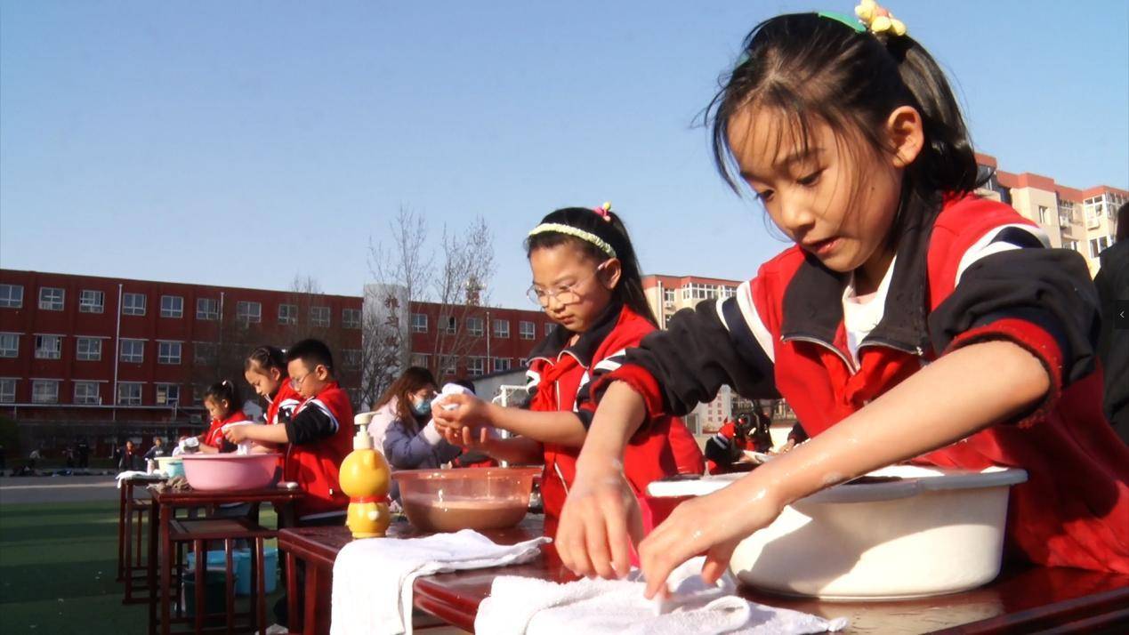 河北保定劳动技能展风采趣味比赛我为先