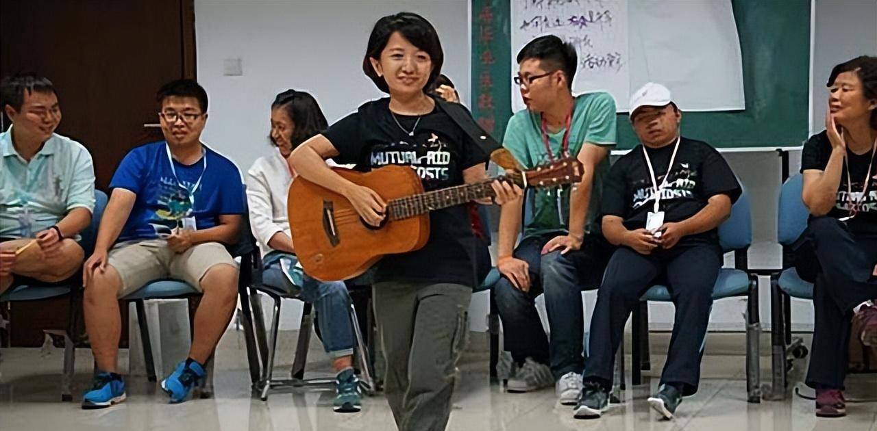 原创轰动一时的世界最矮母亲高07米嫁1米8帅哥生3娃后去世