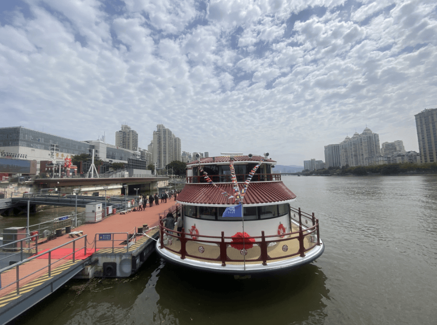 福建省最大纯电动高端旅游客船闽江会客厅轮首航