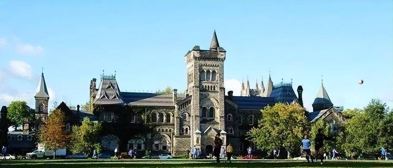 (蒙特利尔麦克吉尔大学)出生于意大利的彭特科沃博士在1940年逃往美国