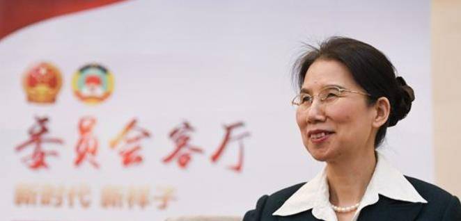 中科院教授杨佳29岁失明遭丈夫抛弃8年后追逐梦想考入哈佛