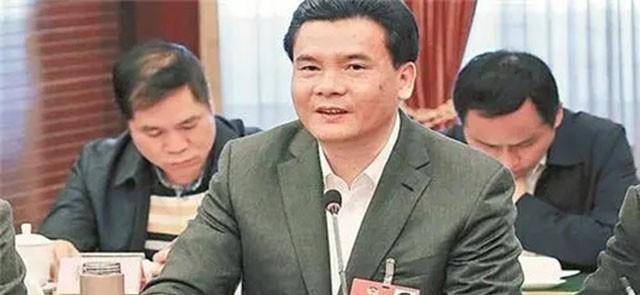 90后第一女富豪纪凯婷:男友比她小5岁,交往多年至今未成婚_纪海鹏