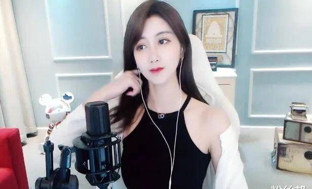 其实很早之前,许多大佛的粉丝都应该知道,舞帝静静能在yy上做主播