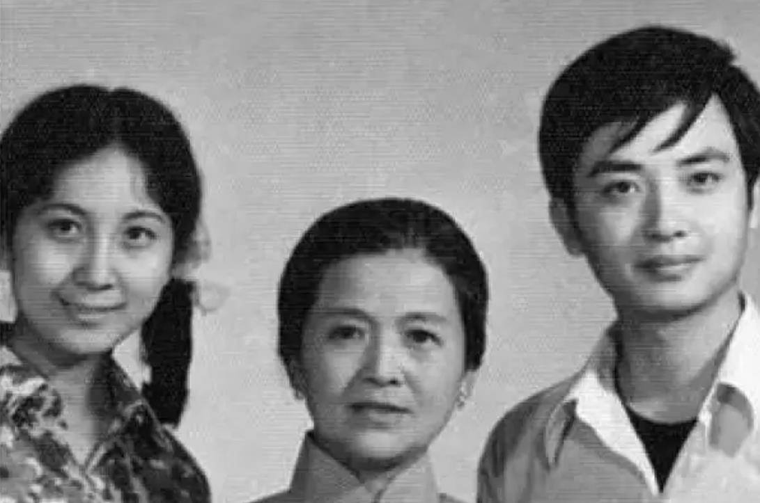 《红楼梦》美男子之一,错失贾宝玉,娶走同剧组美女恩爱至今_侯长荣