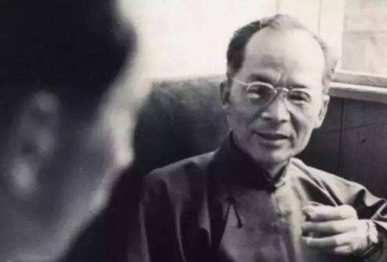 原创两面三刀的胡兰成嘴上对张爱玲甜言蜜语事实上却红颜知己不断