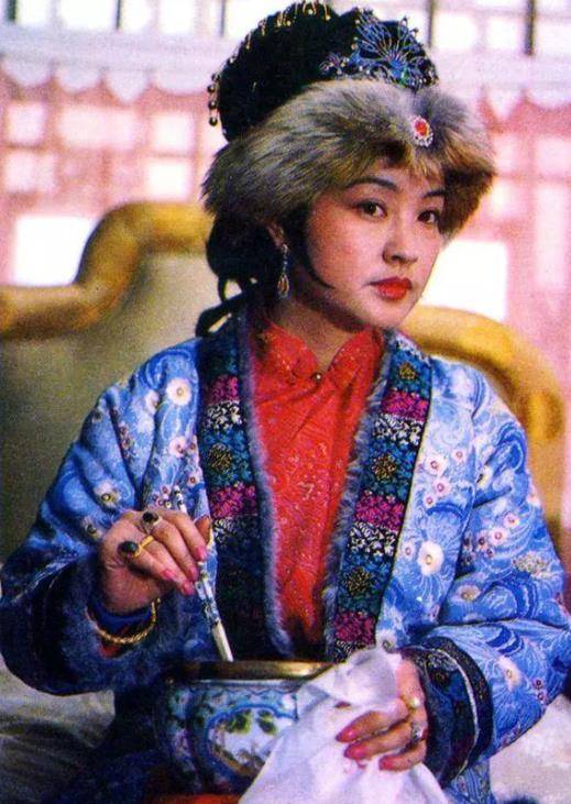 原创同样是扮演王熙凤把邓婕和刘晓庆放在一起差别一目了然