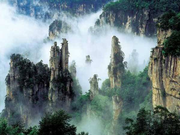 溪水四季清澈,被称为"山水画廊","人间仙境",然后游览十里画廊风
