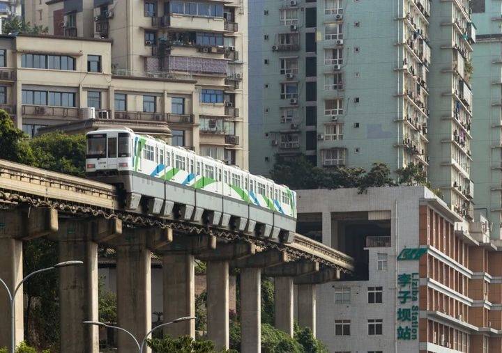 重庆李子坝十八梯旅游五天跟团旅游报价攻略重庆旅游跟团多少钱省钱又