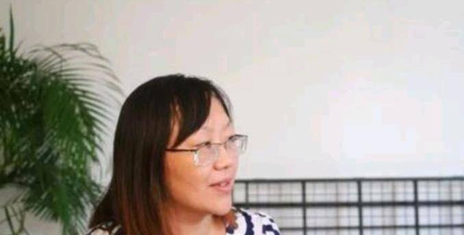 原创人大女硕士李言红32岁失业卖鸭蛋7年后逆袭亿万富翁