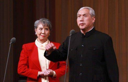 但是就是谭孝曾和谭正岩父子二人加在一起也不如