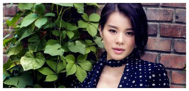 曾被称最丑港姐恋爱8年未果后闪婚生3个儿子她幸福吗