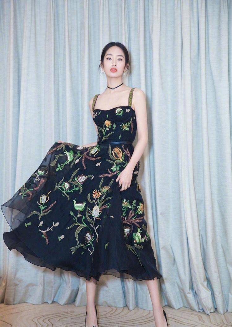 原创杨采钰越来越好看了与大30岁陈金飞相恋父女恋也能很幸福