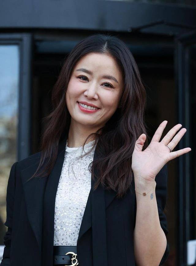 巴黎这一夜莫文蔚五官下移林心如发福明显这三位小花被期待