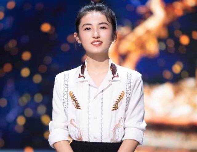 谜底揭晓焉栩嘉回应恋情传闻是否疑似与张子枫分手