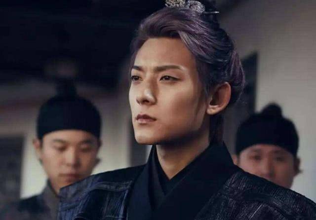 连历史学家都怀疑他是穿越的,不仅认识"飞机",还让妻子穿短裙!忒有料_